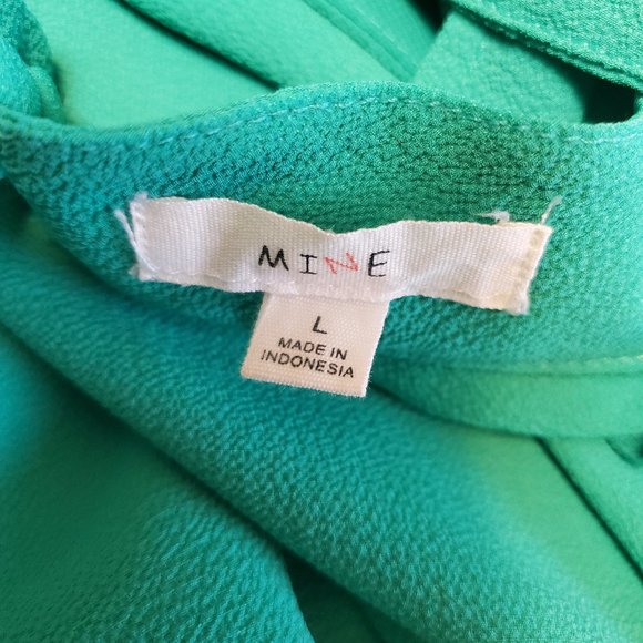 Button Detail cutout top size Large - Picture 4 of 4